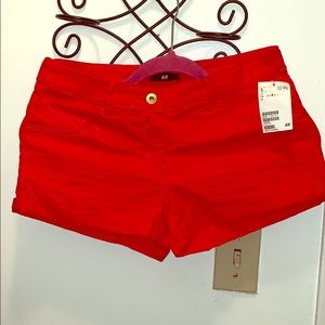 H&M red short-shorts